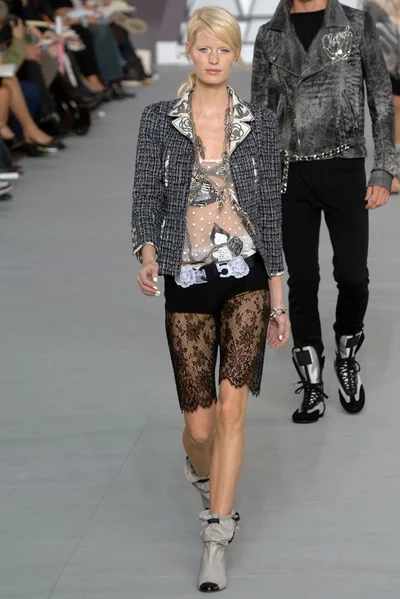 Look 24